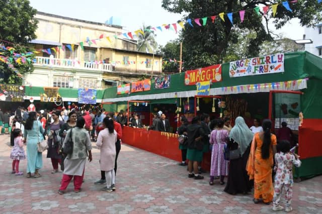 Pratt Memorial School Gallery 8