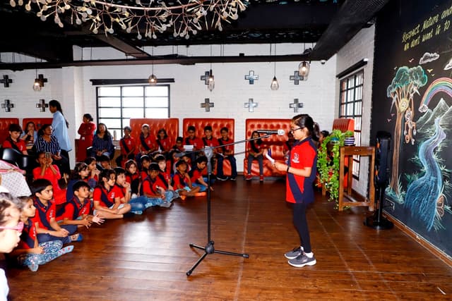 New York Academy Gallery 13