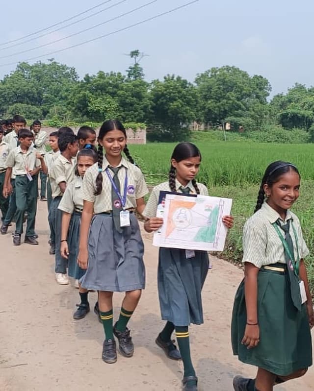 New Era School Gallery 22